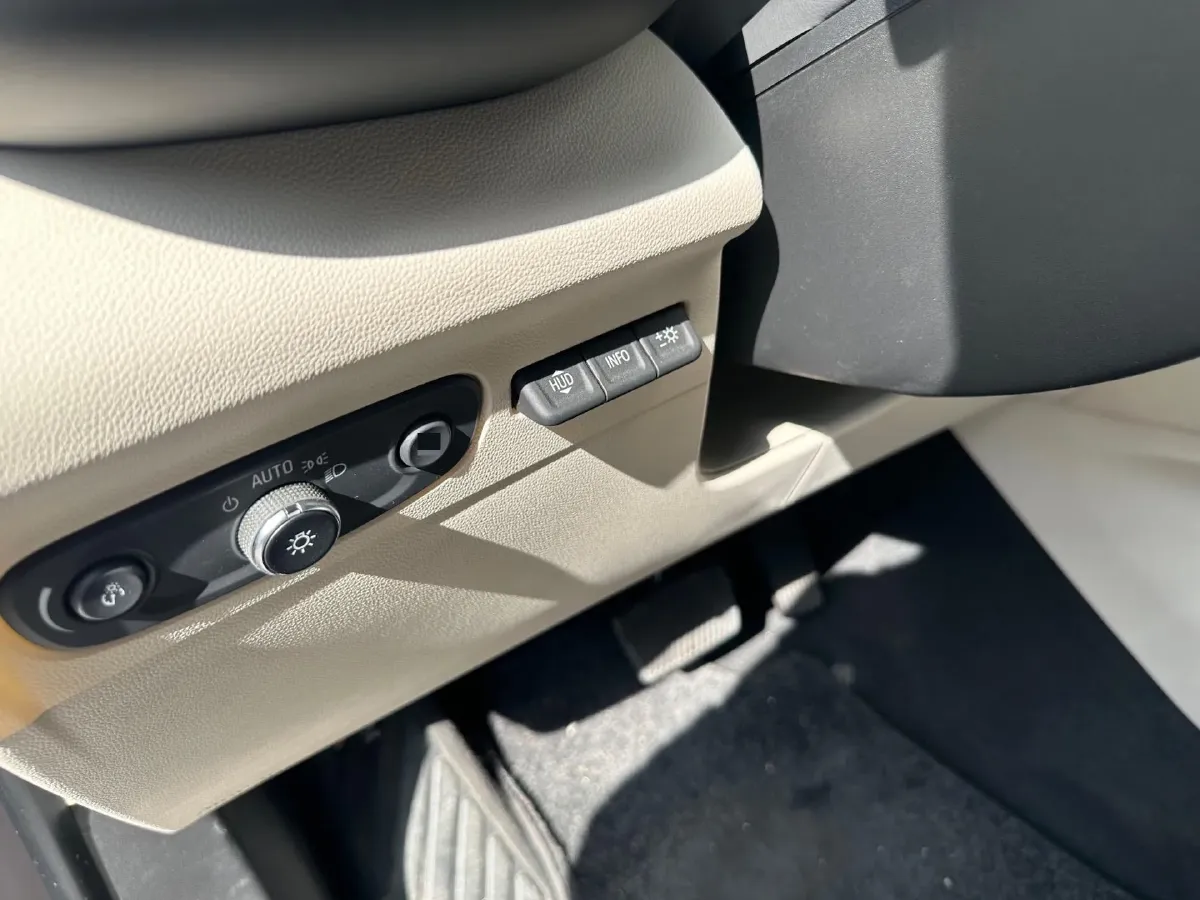 2021 Buick EnvisionPlus 2.0T 237HP L4 9AT,autocango,china used car exporter,china ev exporter,chinese used car exporter,chinese used ev exporter