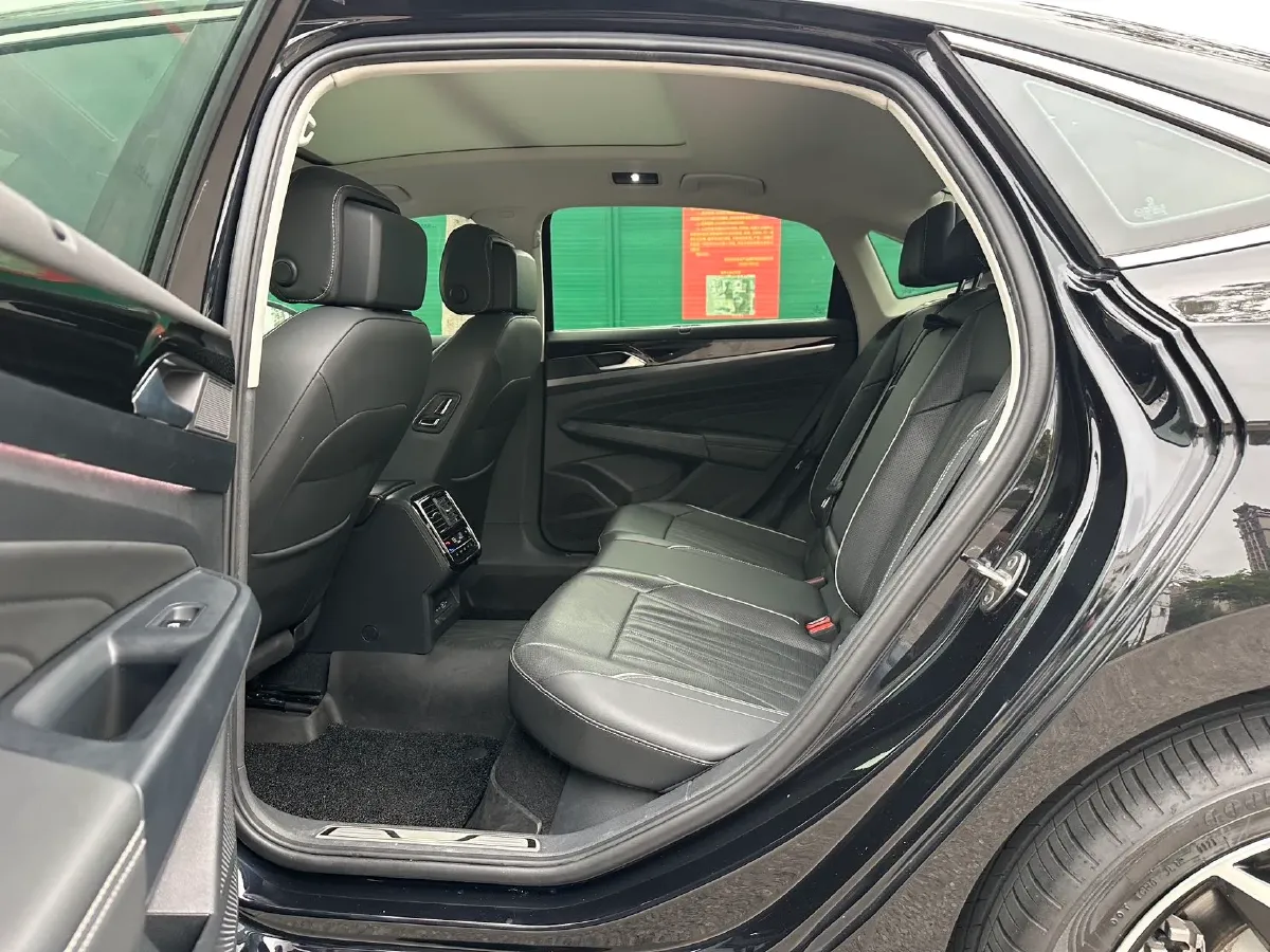 2023 Volkswagen Passat 2.0T 186HP L4 7DCT,autocango,china used car exporter,china ev exporter,chinese used car exporter,chinese used ev exporter