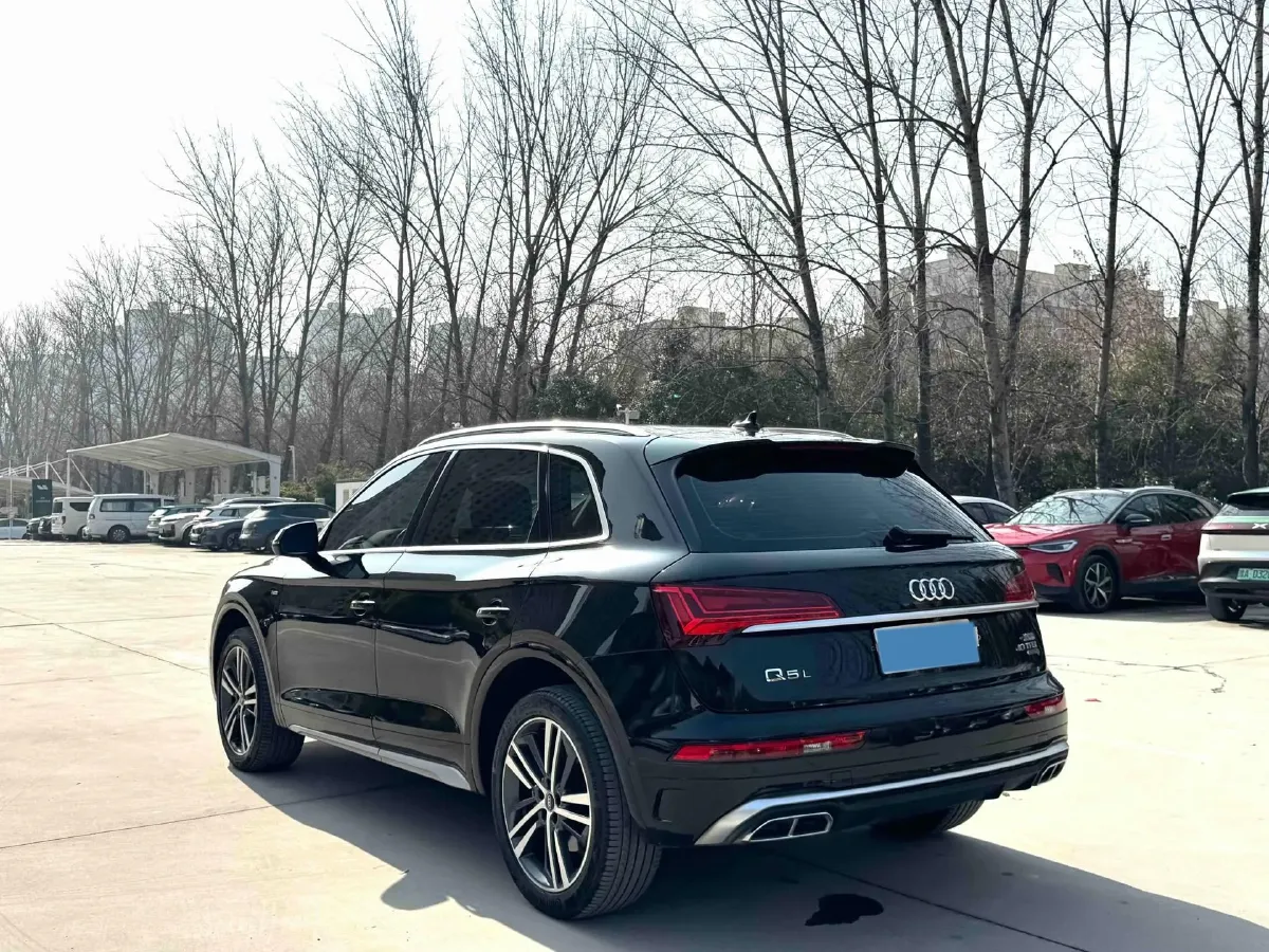 2022 Audi Q5L 2.0T 252HP L4 7DCT,autocango,china used car exporter,china ev exporter,chinese used car exporter,chinese used ev exporter