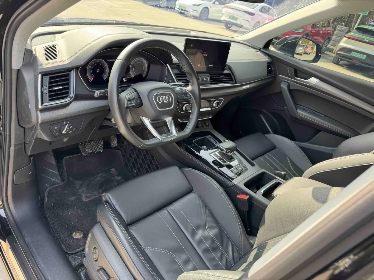 2022 Audi Q5L 2.0T 252HP L4 7DCT,autocango,china used car exporter,china ev exporter,chinese used car exporter,chinese used ev exporter
