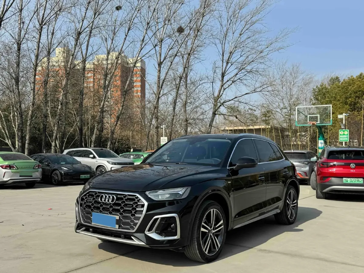 2022 Audi Q5L 2.0T 252HP L4 7DCT,autocango,china used car exporter,china ev exporter,chinese used car exporter,chinese used ev exporter