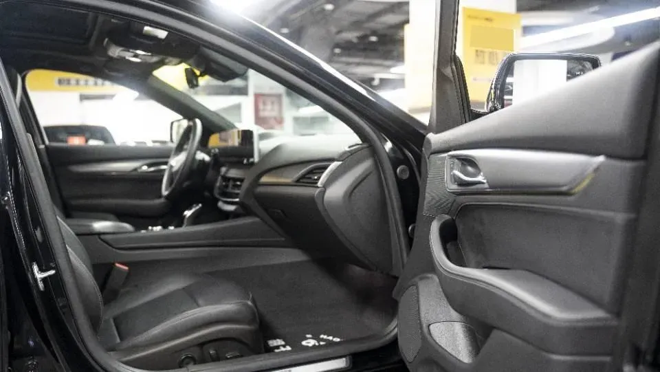 2024 Cadillac CT5 2.0T 237HP L4 10AT,autocango,china used car exporter,china ev exporter,chinese used car exporter,chinese used ev exporter