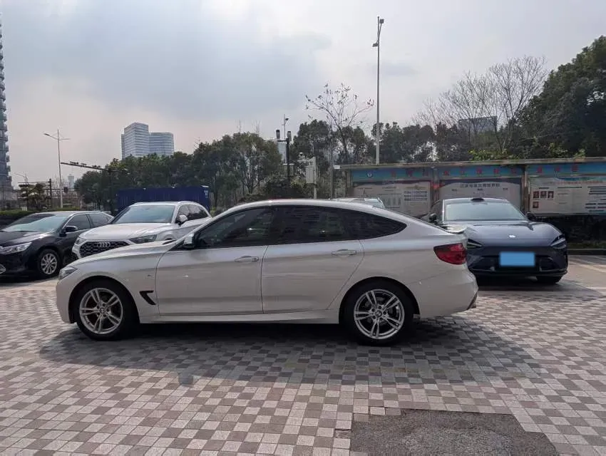 2020 BMW 3 Series GT 2.0T 184HP L4 8AT,autocango,china used car exporter,china ev exporter,chinese used car exporter,chinese used ev exporter