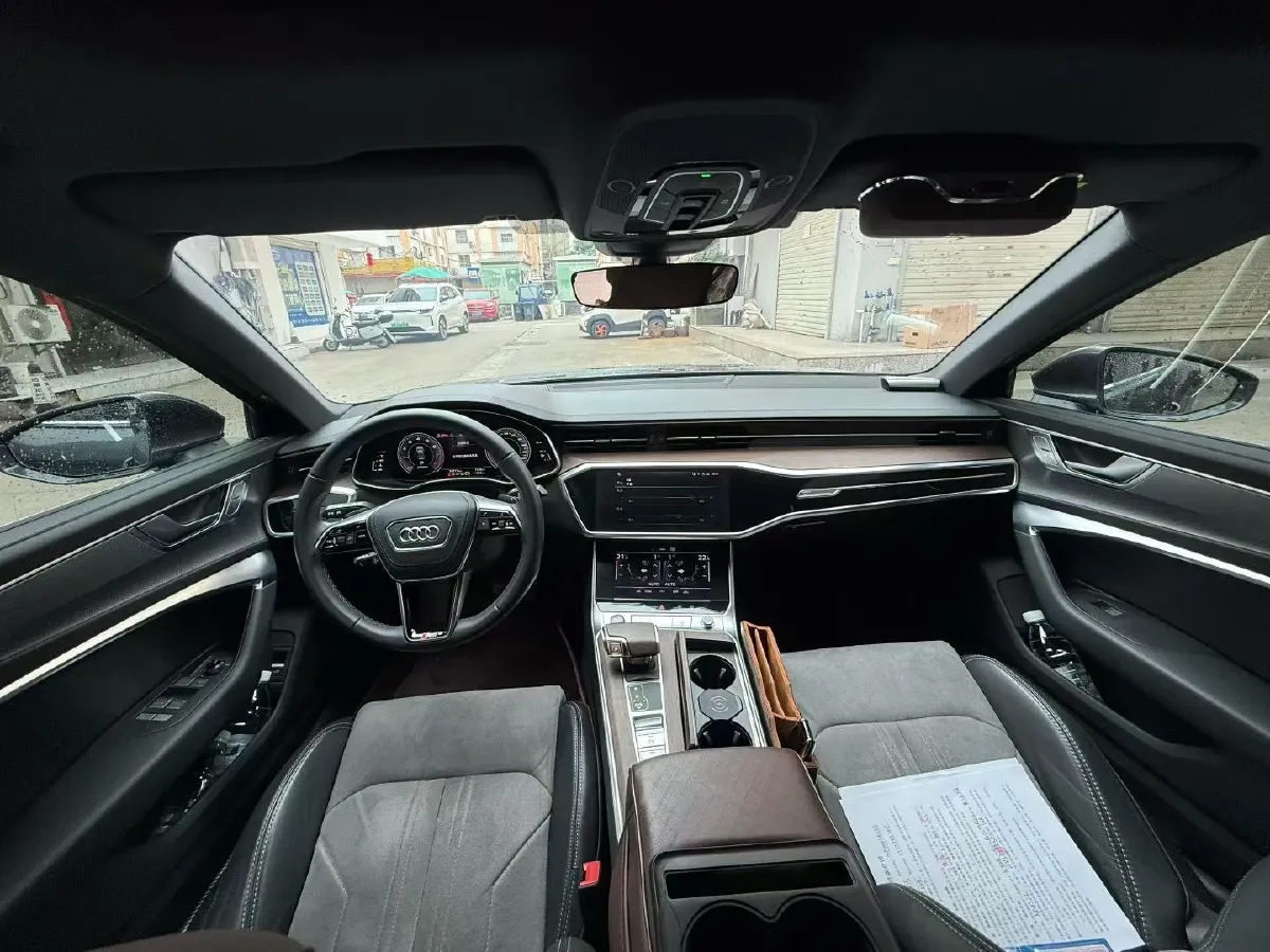 2023 Audi A6L 2.0T 245HP L4 7DCT,autocango,china used car exporter,china ev exporter,chinese used car exporter,chinese used ev exporter