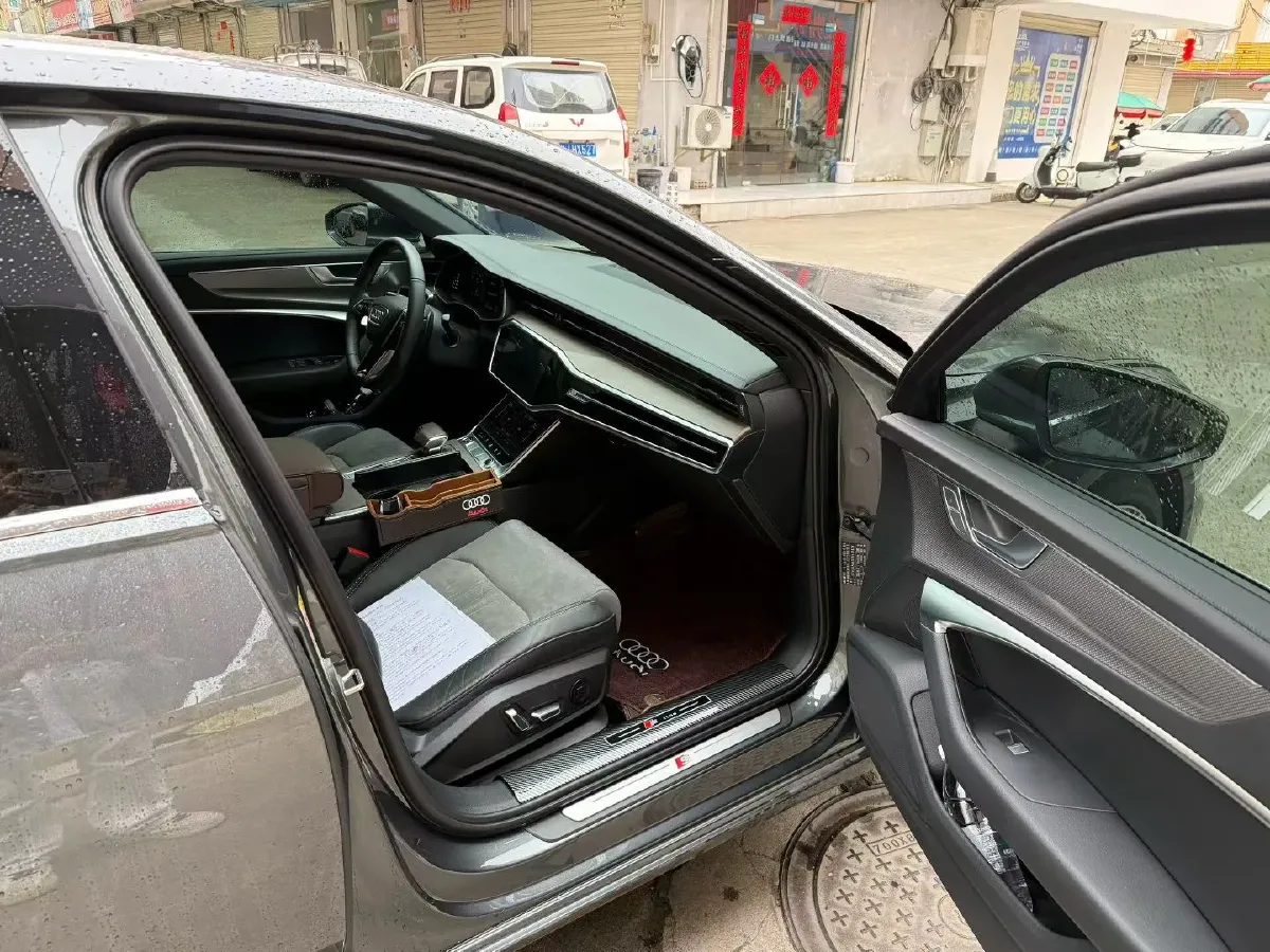 2023 Audi A6L 2.0T 245HP L4 7DCT,autocango,china used car exporter,china ev exporter,chinese used car exporter,chinese used ev exporter