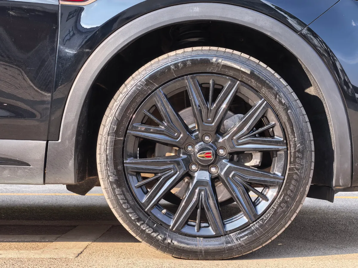 2025 HongQi HS5 2.0T 252HP L4 8AT,autocango,china used car exporter,china ev exporter,chinese used car exporter,chinese used ev exporter