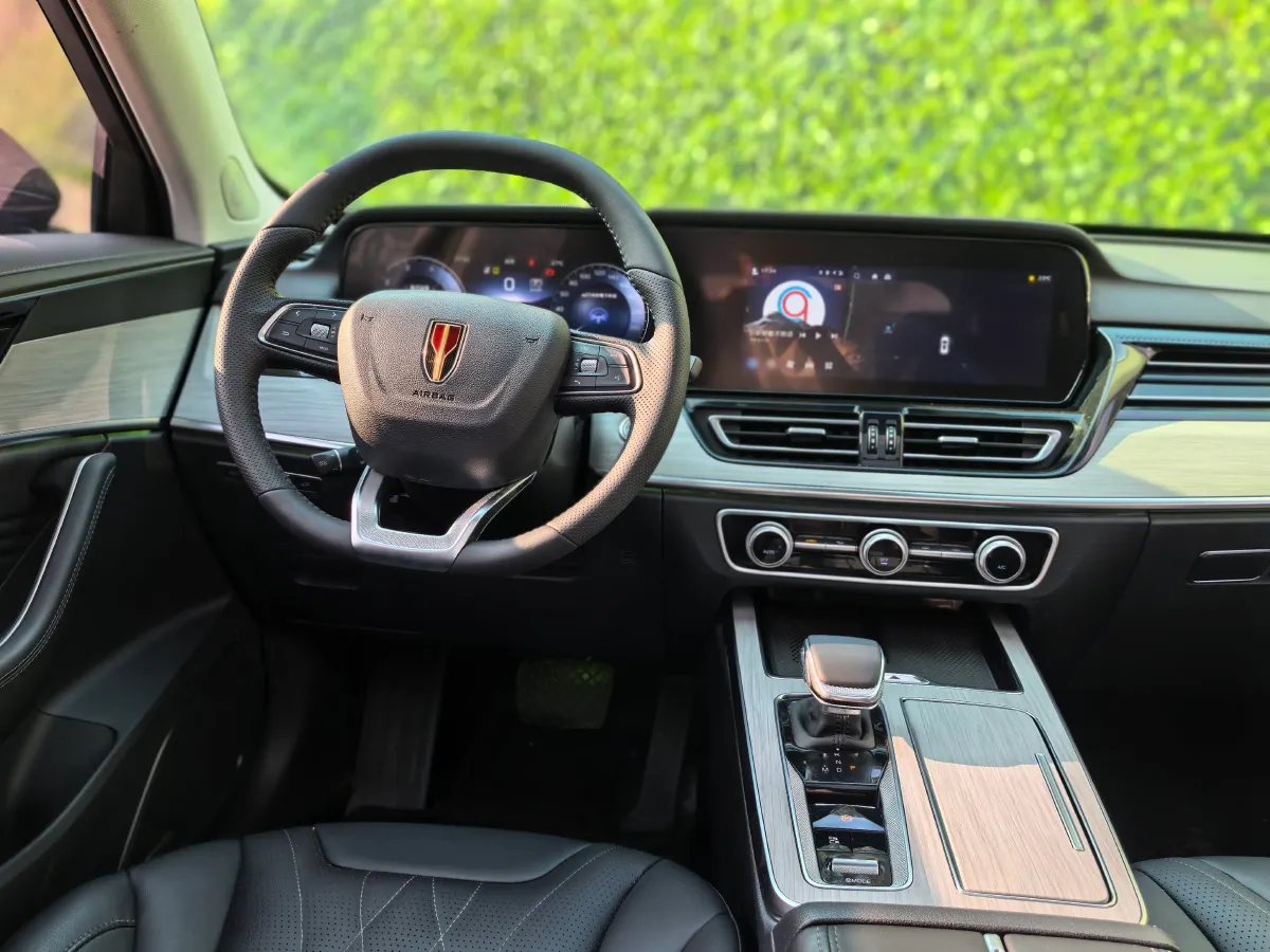 2025 HongQi HS5 2.0T 252HP L4 8AT,autocango,china used car exporter,china ev exporter,chinese used car exporter,chinese used ev exporter