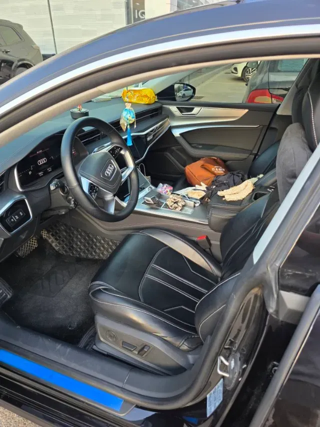 2024 Audi A7L 2.0T 245HP L4 7DCT,autocango,china used car exporter,china ev exporter,chinese used car exporter,chinese used ev exporter