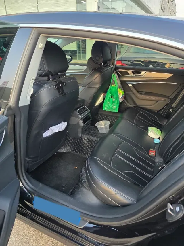 2024 Audi A7L 2.0T 245HP L4 7DCT,autocango,china used car exporter,china ev exporter,chinese used car exporter,chinese used ev exporter