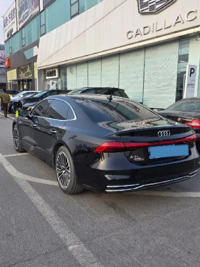 2024 Audi A7L 2.0T 245HP L4 7DCT,autocango,china used car exporter,china ev exporter,chinese used car exporter,chinese used ev exporter