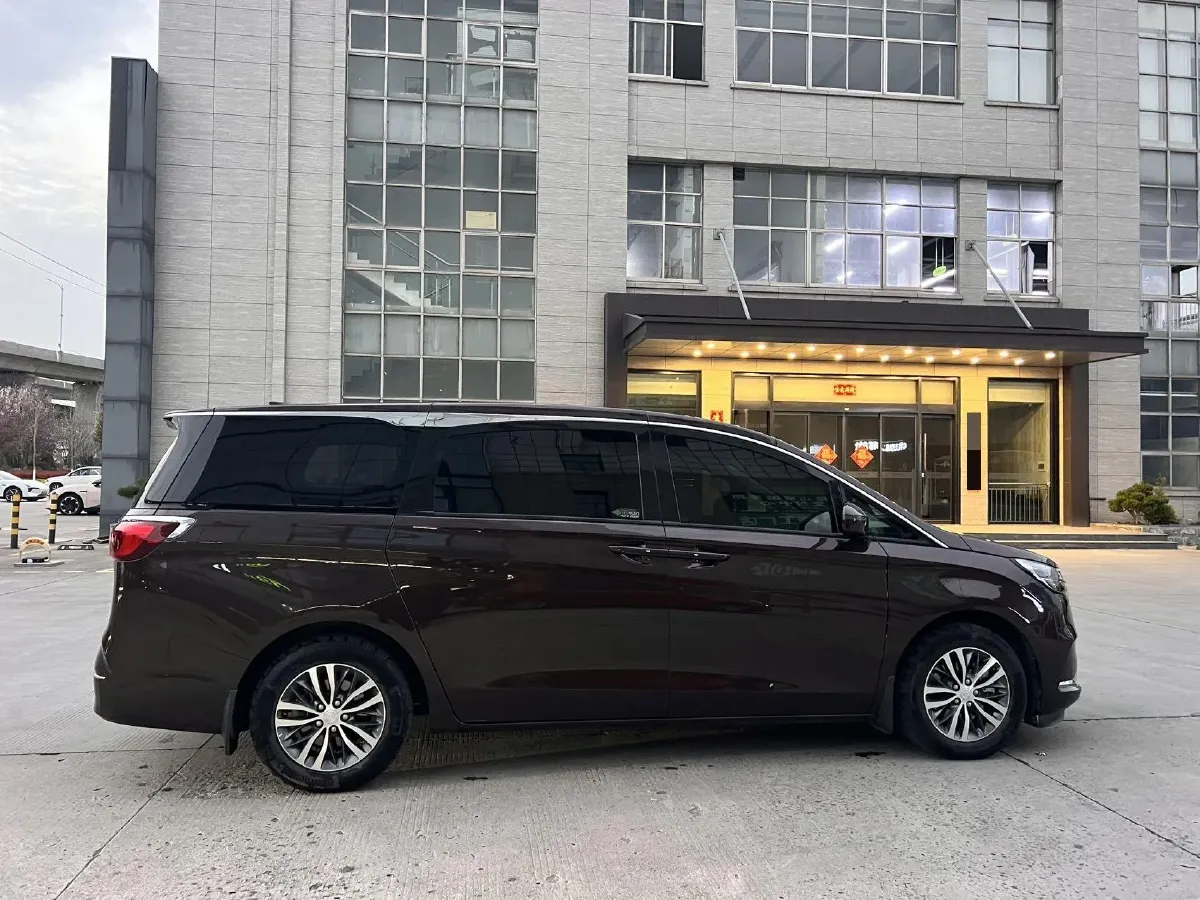 2021 Buick GL8 2.0T 237HP L4 9AT,autocango,china used car exporter,china ev exporter,chinese used car exporter,chinese used ev exporter