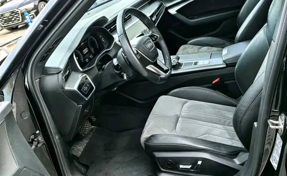 2024 Audi A6L 2.0T 245HP L4 7DCT,autocango,china used car exporter,china ev exporter,chinese used car exporter,chinese used ev exporter