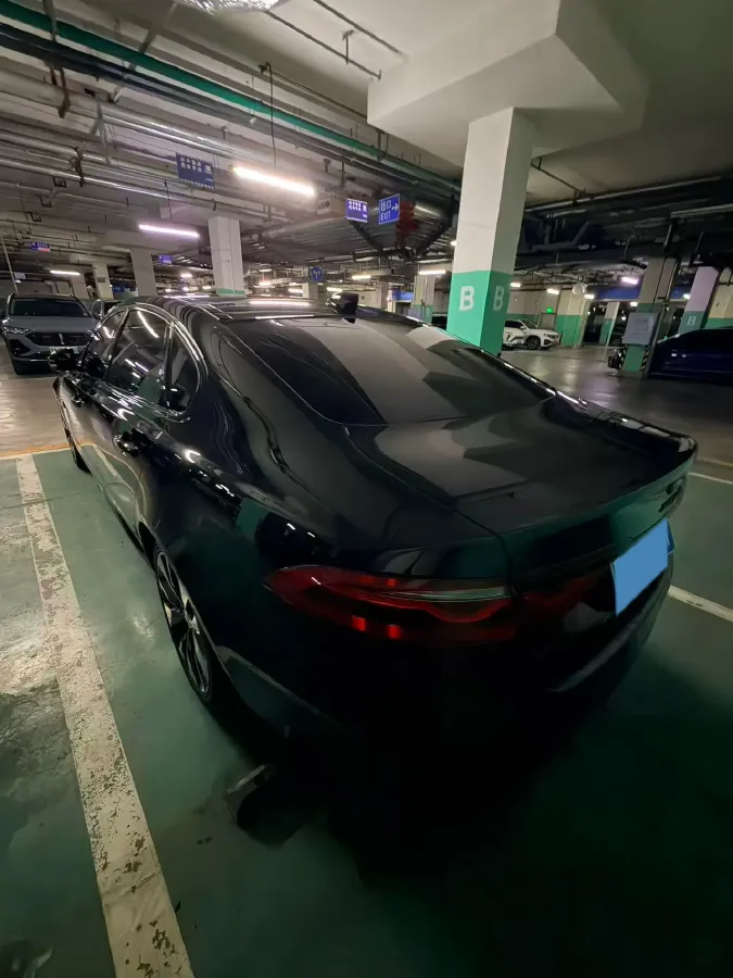 2021 Jaguar XFL 2.0T 300HP L4 8AT,autocango,china used car exporter,china ev exporter,chinese used car exporter,chinese used ev exporter