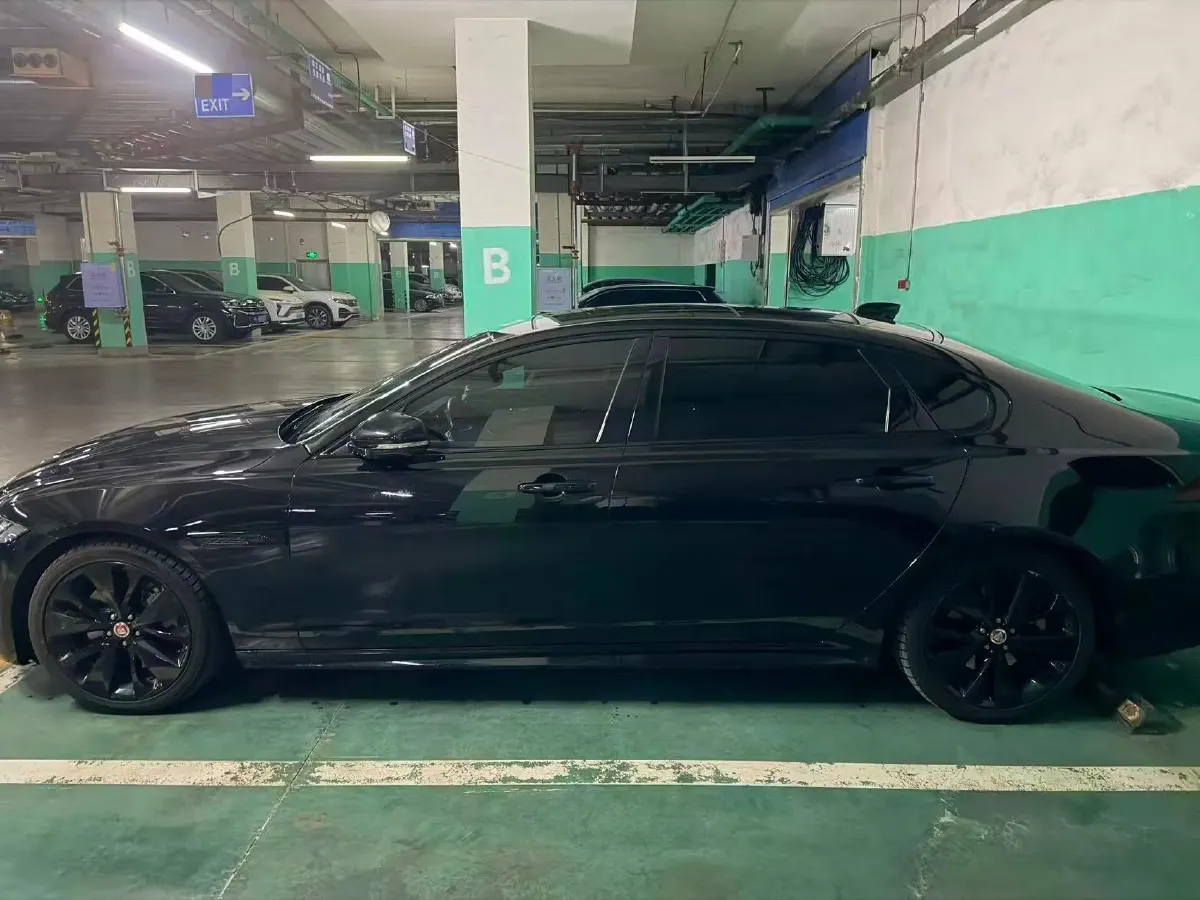 2021 Jaguar XFL 2.0T 300HP L4 8AT,autocango,china used car exporter,china ev exporter,chinese used car exporter,chinese used ev exporter