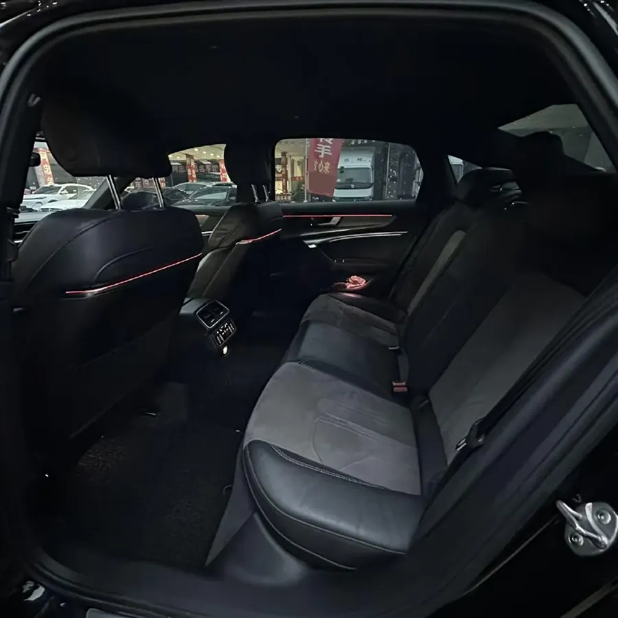 2021 Audi A6L 2.0T 224HP L4 7DCT,autocango,china used car exporter,china ev exporter,chinese used car exporter,chinese used ev exporter