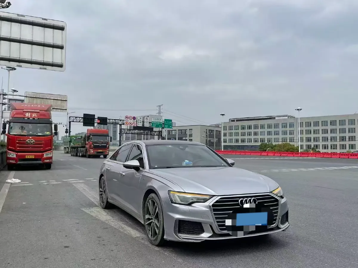 2021 Audi A6L 2.0T 190HP L4 7DCT,autocango,china used car exporter,china ev exporter,chinese used car exporter,chinese used ev exporter