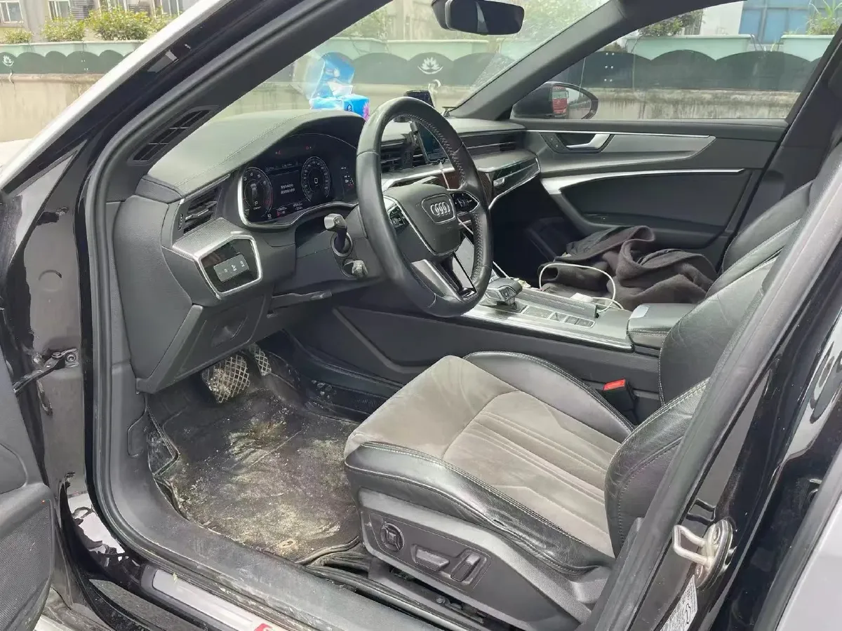 2021 Audi A6L 2.0T 190HP L4 7DCT,autocango,china used car exporter,china ev exporter,chinese used car exporter,chinese used ev exporter