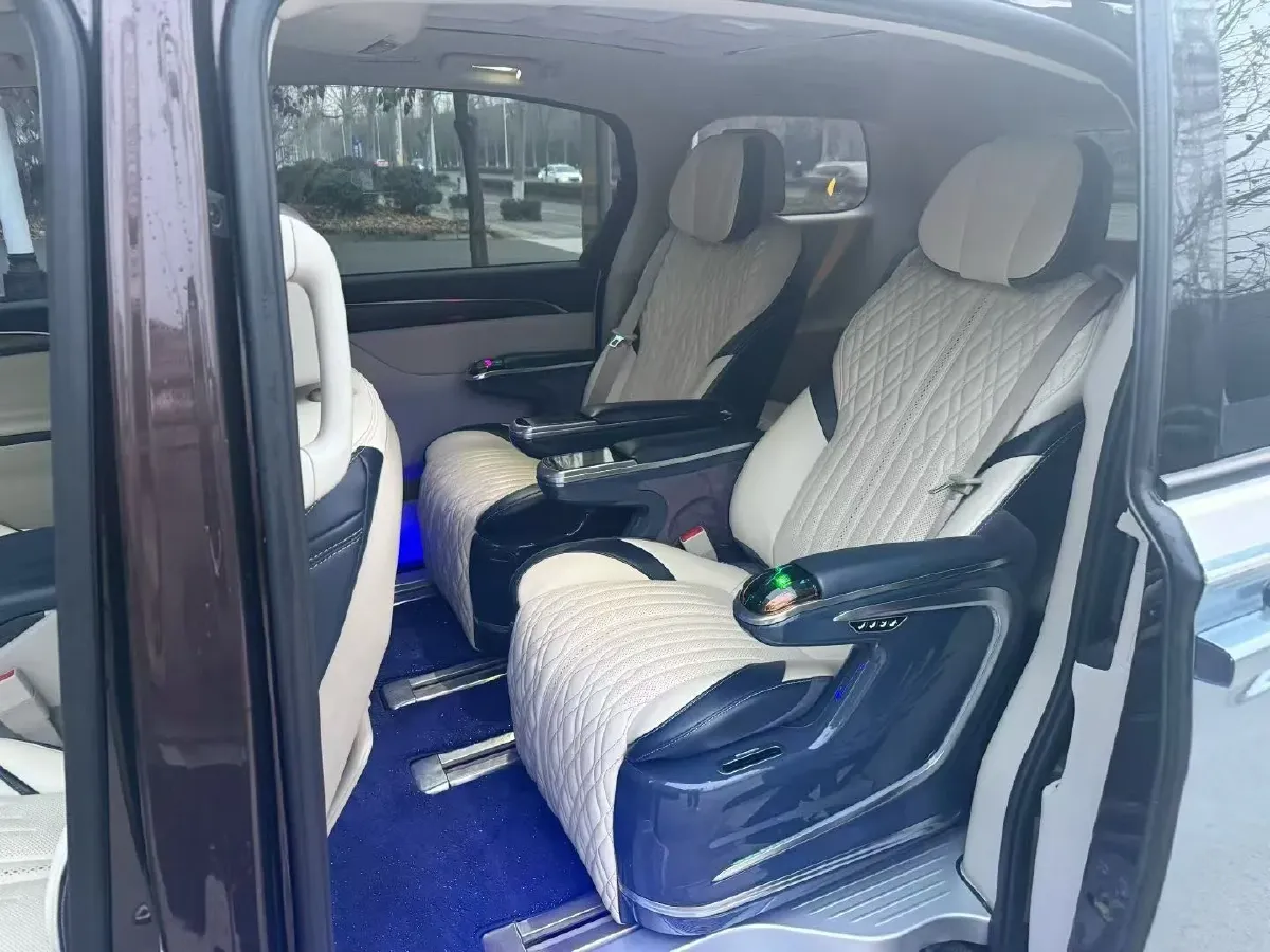 2021 Buick GL8 2.0T 237HP L4 9AT,autocango,china used car exporter,china ev exporter,chinese used car exporter,chinese used ev exporter