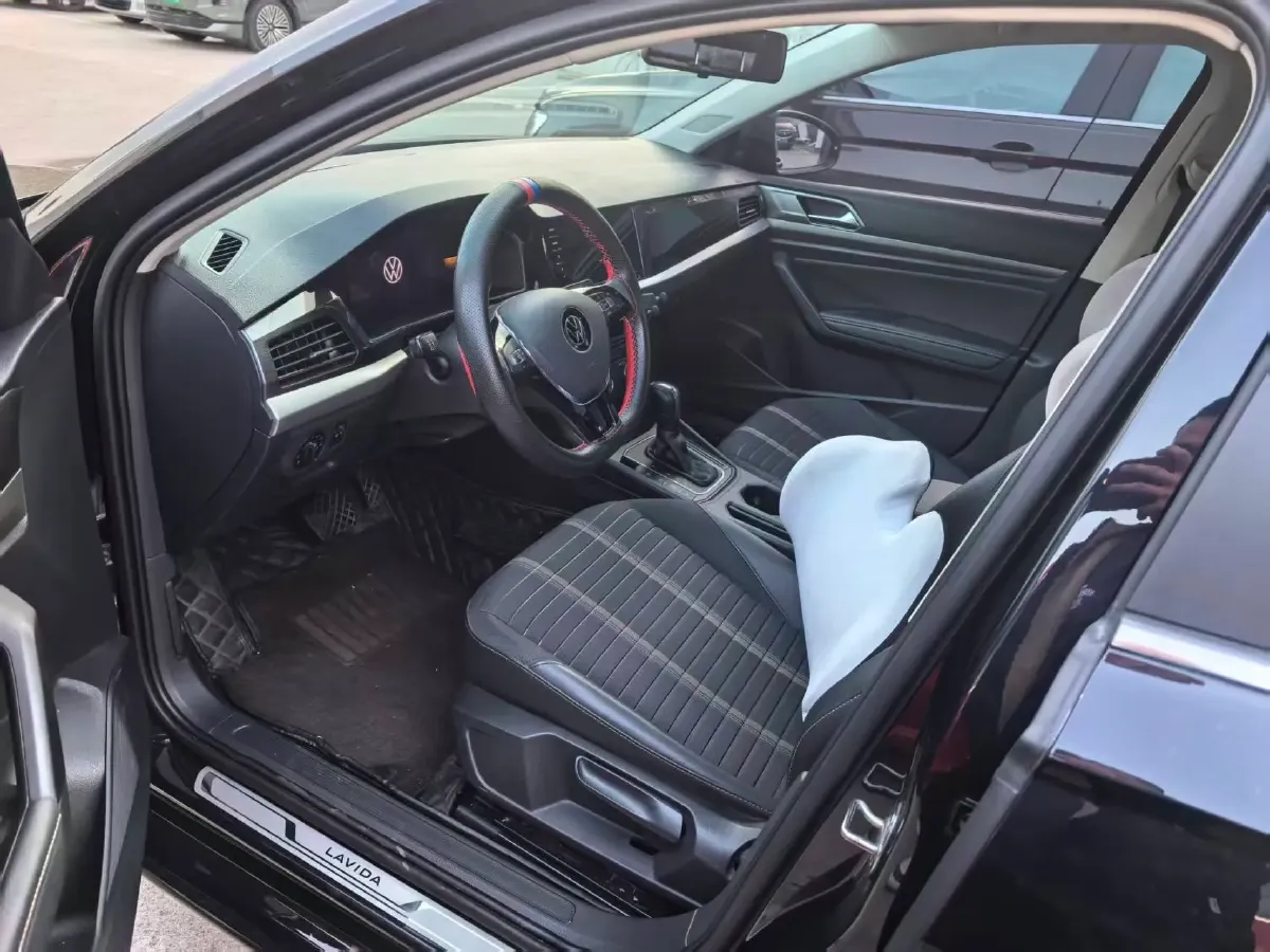 2021 Volkswagen Lavida 1.4T 150HP L4 7DCT,autocango,china used car exporter,china ev exporter,chinese used car exporter,chinese used ev exporter