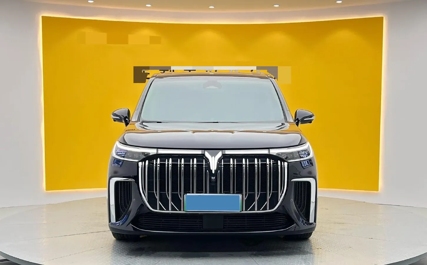 2024 Voyah Dream 1.5T 150HP L4 PHEV 43KWH,autocango,china used car exporter,china ev exporter,chinese used car exporter,chinese used ev exporter