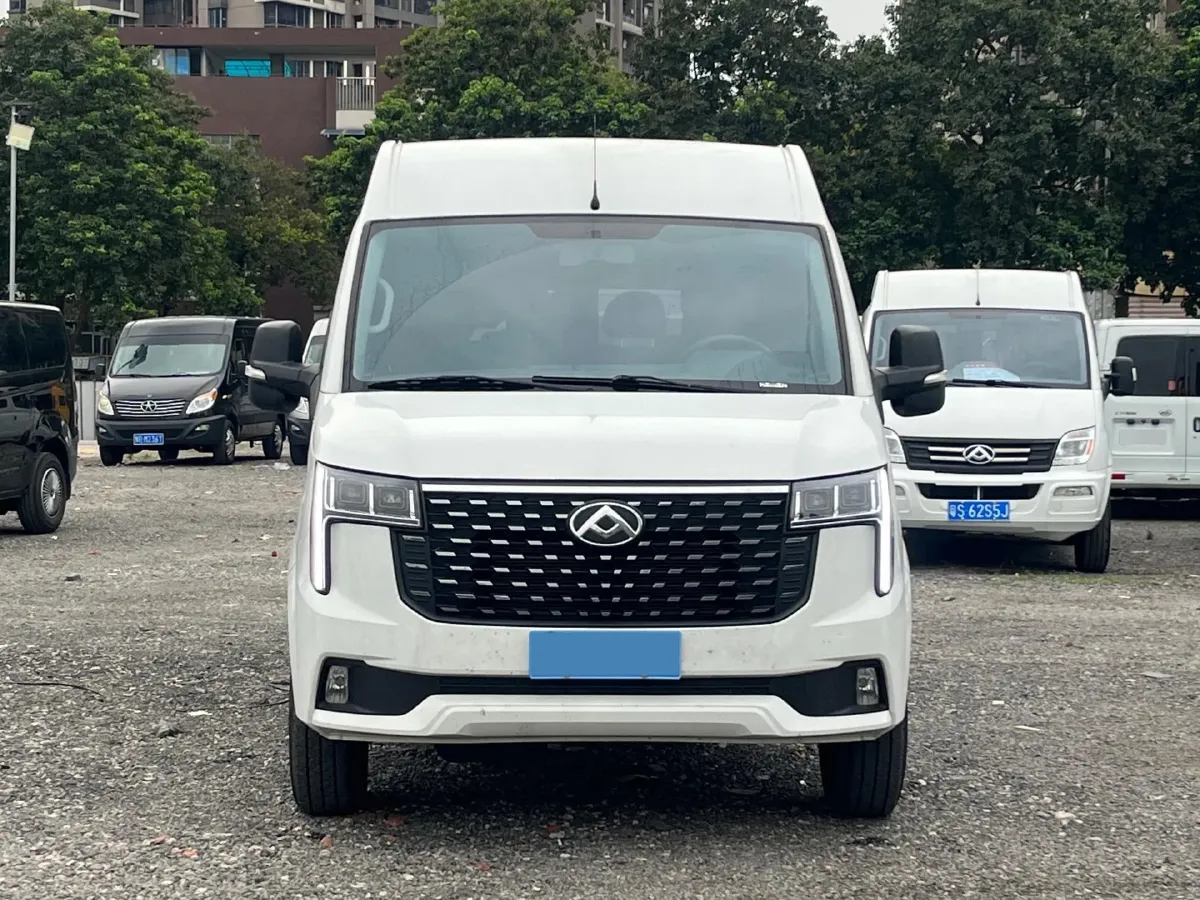 2023 MAXUS XinTu V80 2.0T 139HP L4 6MT,autocango,china used car exporter,china ev exporter,chinese used car exporter,chinese used ev exporter