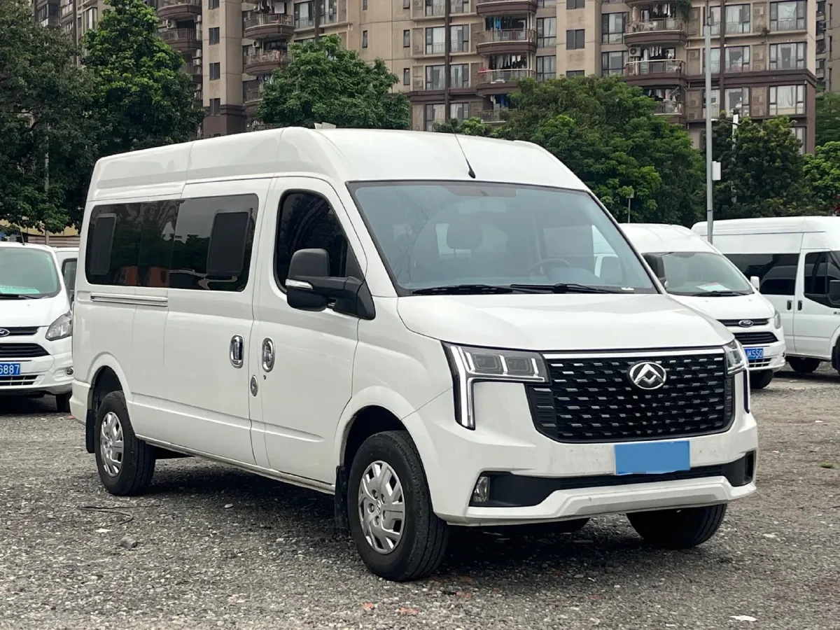 2023 MAXUS XinTu V80 2.0T 139HP L4 6MT,autocango,china used car exporter,china ev exporter,chinese used car exporter,chinese used ev exporter