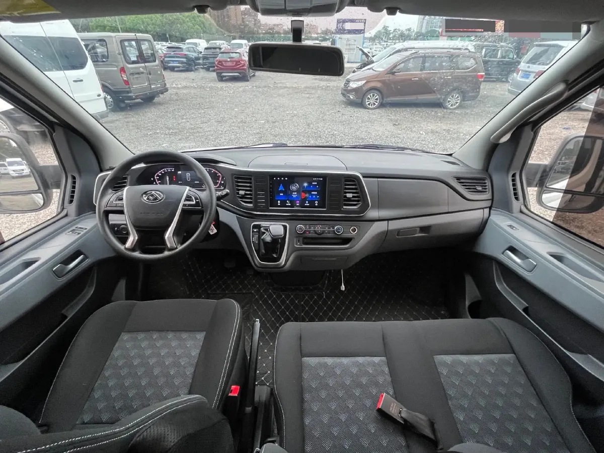 2023 MAXUS XinTu V80 2.0T 139HP L4 6MT,autocango,china used car exporter,china ev exporter,chinese used car exporter,chinese used ev exporter