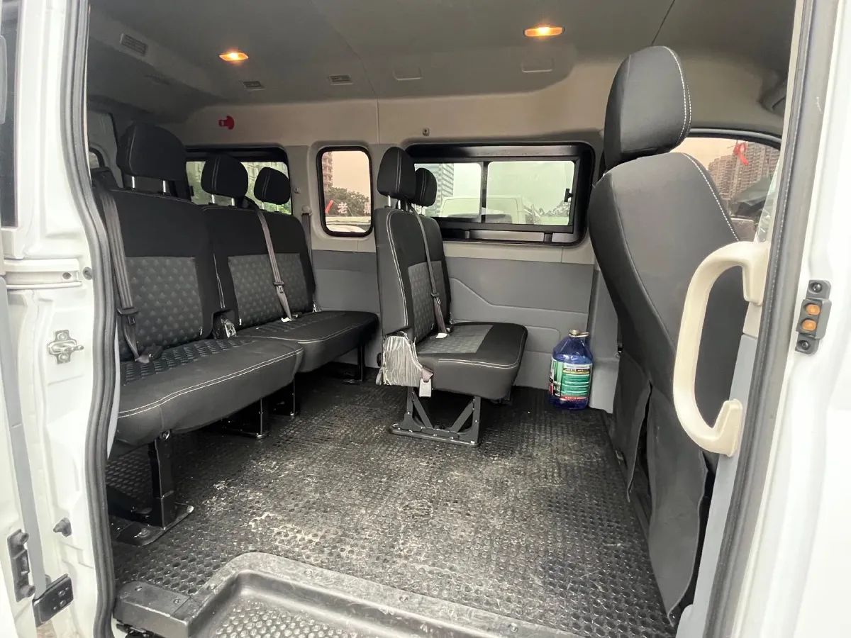 2023 MAXUS XinTu V80 2.0T 139HP L4 6MT,autocango,china used car exporter,china ev exporter,chinese used car exporter,chinese used ev exporter