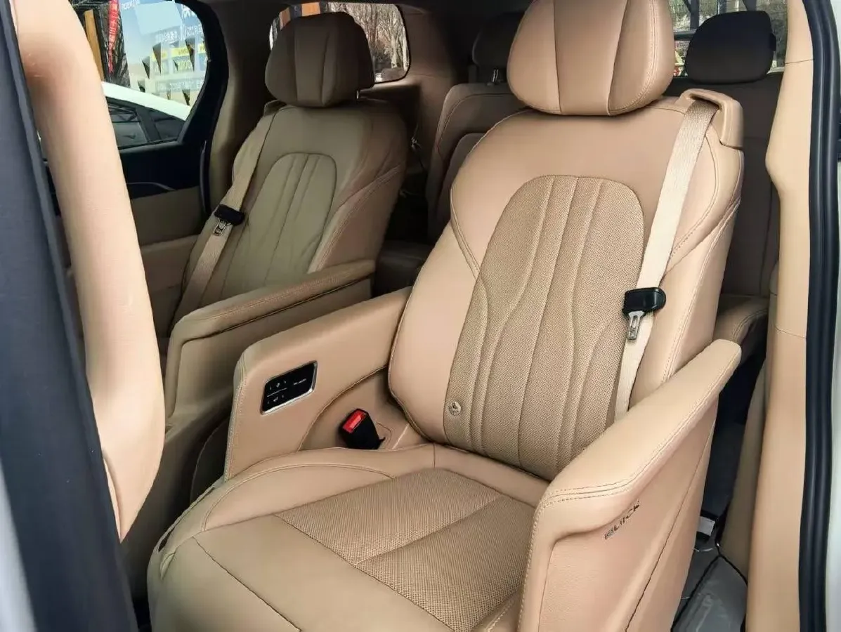 2025 Buick GL8 1.5T 180HP L4 2DHT PHEV,autocango,china used car exporter,china ev exporter,chinese used car exporter,chinese used ev exporter