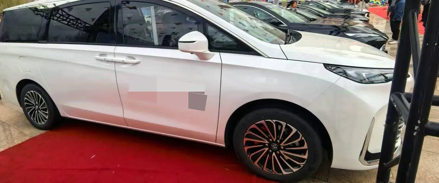 2025 Buick GL8 1.5T 180HP L4 2DHT PHEV,autocango,china used car exporter,china ev exporter,chinese used car exporter,chinese used ev exporter