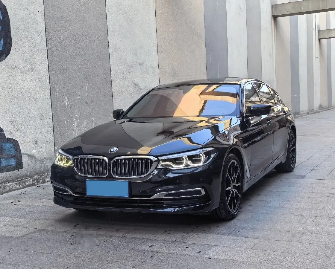 2020 BMW 5 Series 2.0T 252HP L4 8AT,autocango,china used car exporter,china ev exporter,chinese used car exporter,chinese used ev exporter