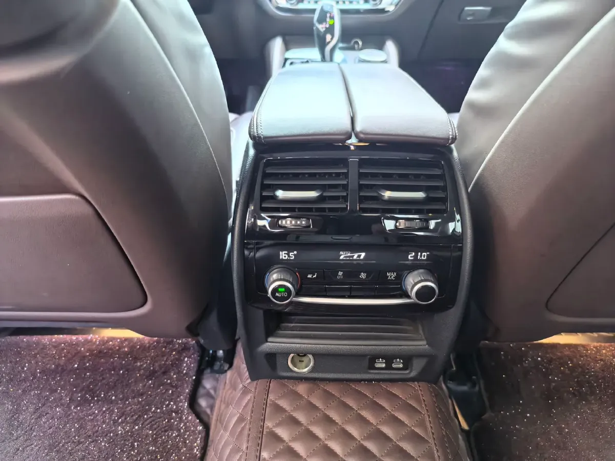 2020 BMW 5 Series 2.0T 252HP L4 8AT,autocango,china used car exporter,china ev exporter,chinese used car exporter,chinese used ev exporter