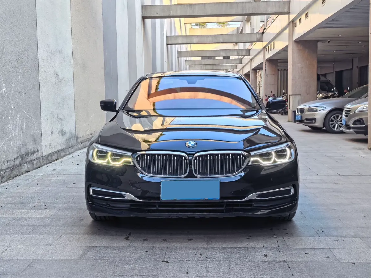 2020 BMW 5 Series 2.0T 252HP L4 8AT,autocango,china used car exporter,china ev exporter,chinese used car exporter,chinese used ev exporter