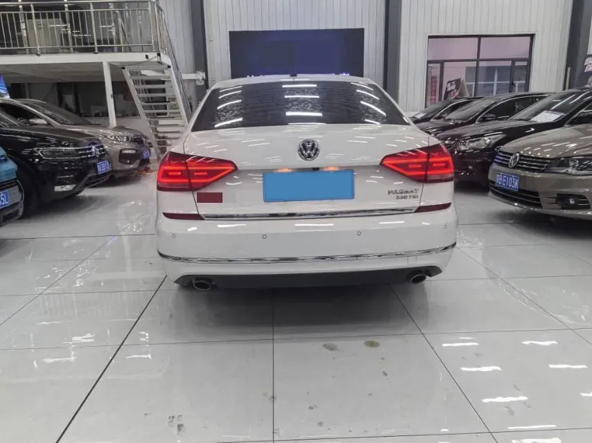 2017 Volkswagen Passat 1.8T 180HP L4 7DCT,autocango,china used car exporter,china ev exporter,chinese used car exporter,chinese used ev exporter