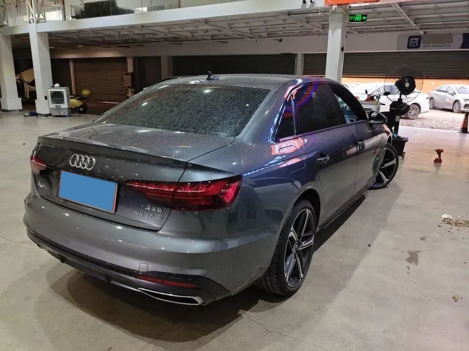 2024 Audi A4L 2.0T 190HP L4 7DCT,autocango,china used car exporter,china ev exporter,chinese used car exporter,chinese used ev exporter