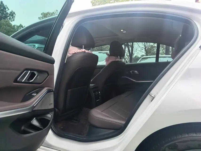 2021 BMW 3 Series 2.0T 184HP L4 8AT,autocango,china used car exporter,china ev exporter,chinese used car exporter,chinese used ev exporter