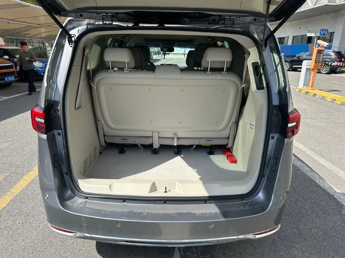 2022 Buick GL8 2.0T 237HP L4 9AT,autocango,china used car exporter,china ev exporter,chinese used car exporter,chinese used ev exporter