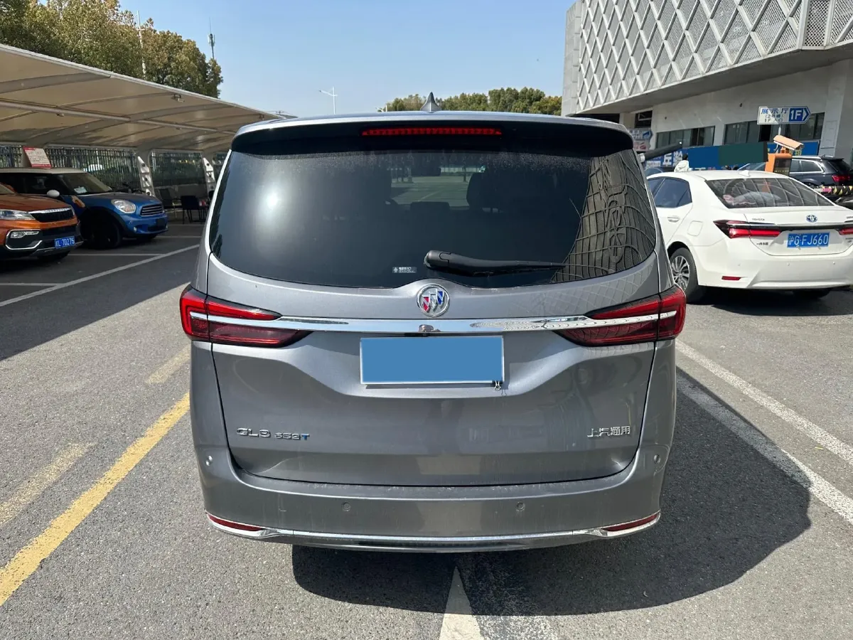 2022 Buick GL8 2.0T 237HP L4 9AT,autocango,china used car exporter,china ev exporter,chinese used car exporter,chinese used ev exporter