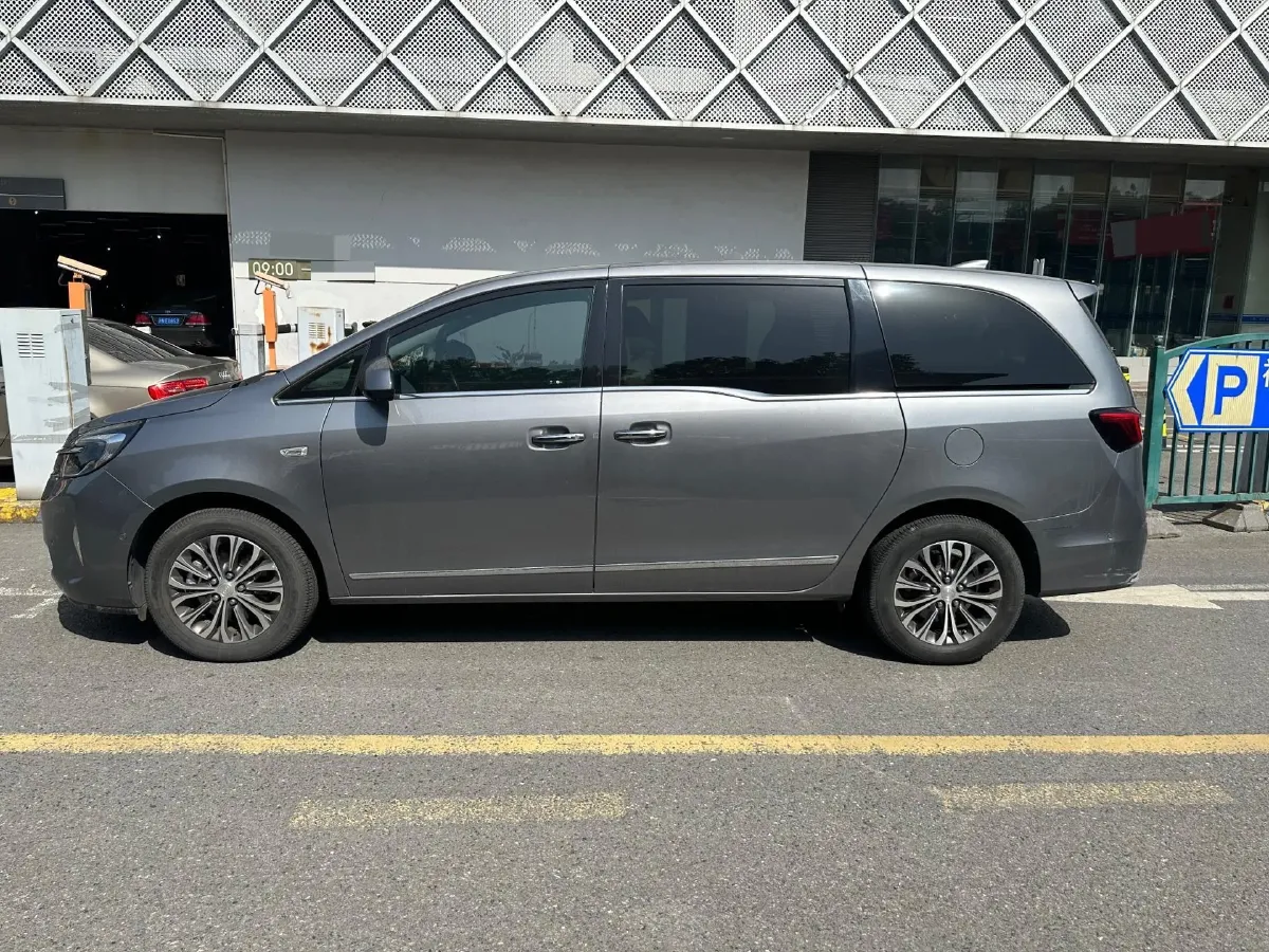 2022 Buick GL8 2.0T 237HP L4 9AT,autocango,china used car exporter,china ev exporter,chinese used car exporter,chinese used ev exporter