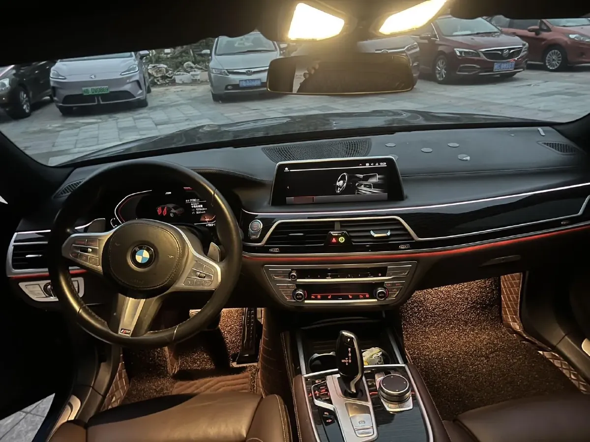 2021 BMW 7 Series 2.0T 265HP L4 8AT,autocango,china used car exporter,china ev exporter,chinese used car exporter,chinese used ev exporter