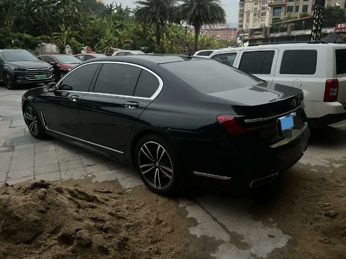 2021 BMW 7 Series 2.0T 265HP L4 8AT,autocango,china used car exporter,china ev exporter,chinese used car exporter,chinese used ev exporter
