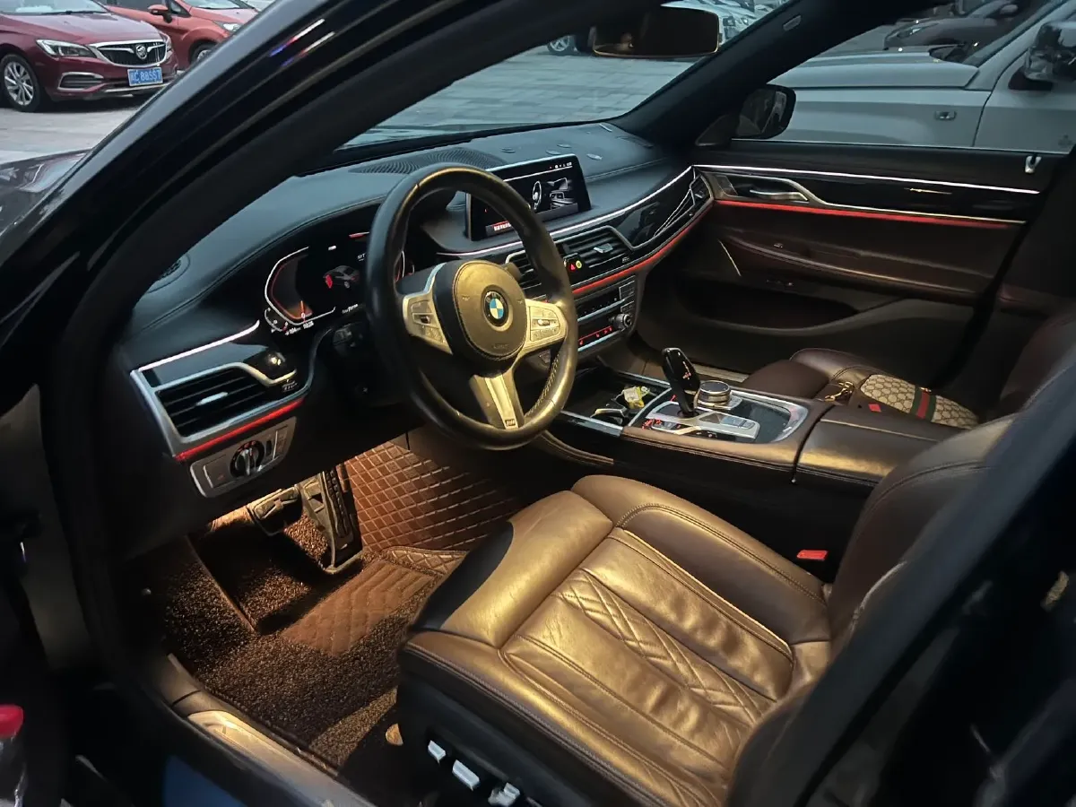 2021 BMW 7 Series 2.0T 265HP L4 8AT,autocango,china used car exporter,china ev exporter,chinese used car exporter,chinese used ev exporter