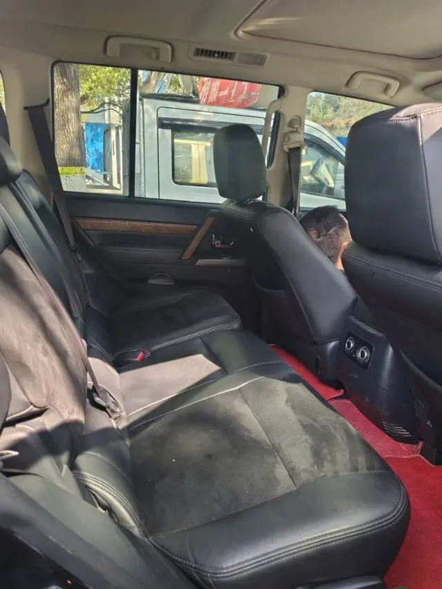 2018 Mitsubishi Pajero 3.0L 174HP V6 5AT,autocango,china used car exporter,china ev exporter,chinese used car exporter,chinese used ev exporter