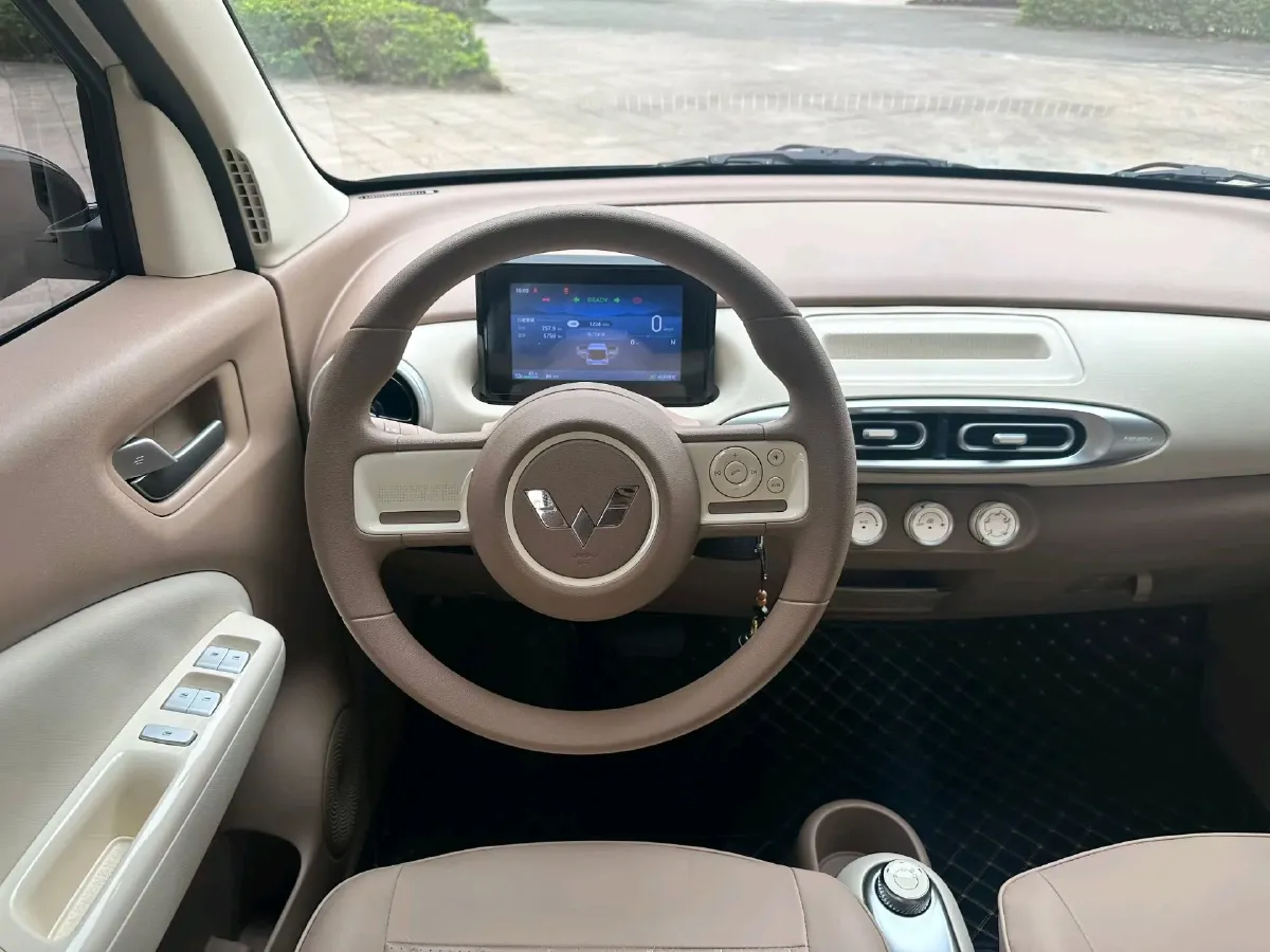 2025 WuLing HongGuang MINI EV BEV 16.2KWH,autocango,china used car exporter,china ev exporter,chinese used car exporter,chinese used ev exporter