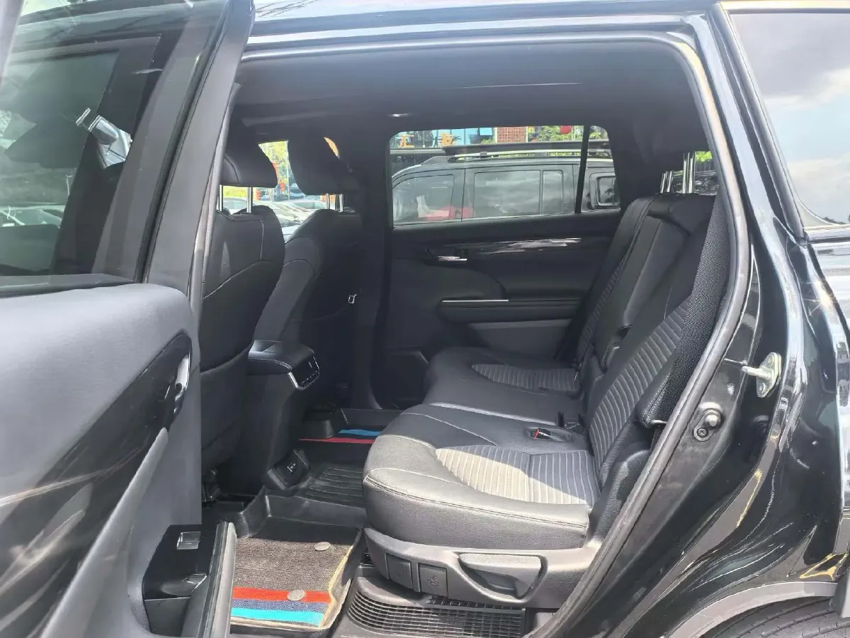 2023 Toyota Crown Kluger 2.5L 189HP L4 E-CVT Hybrid,autocango,china used car exporter,china ev exporter,chinese used car exporter,chinese used ev exporter