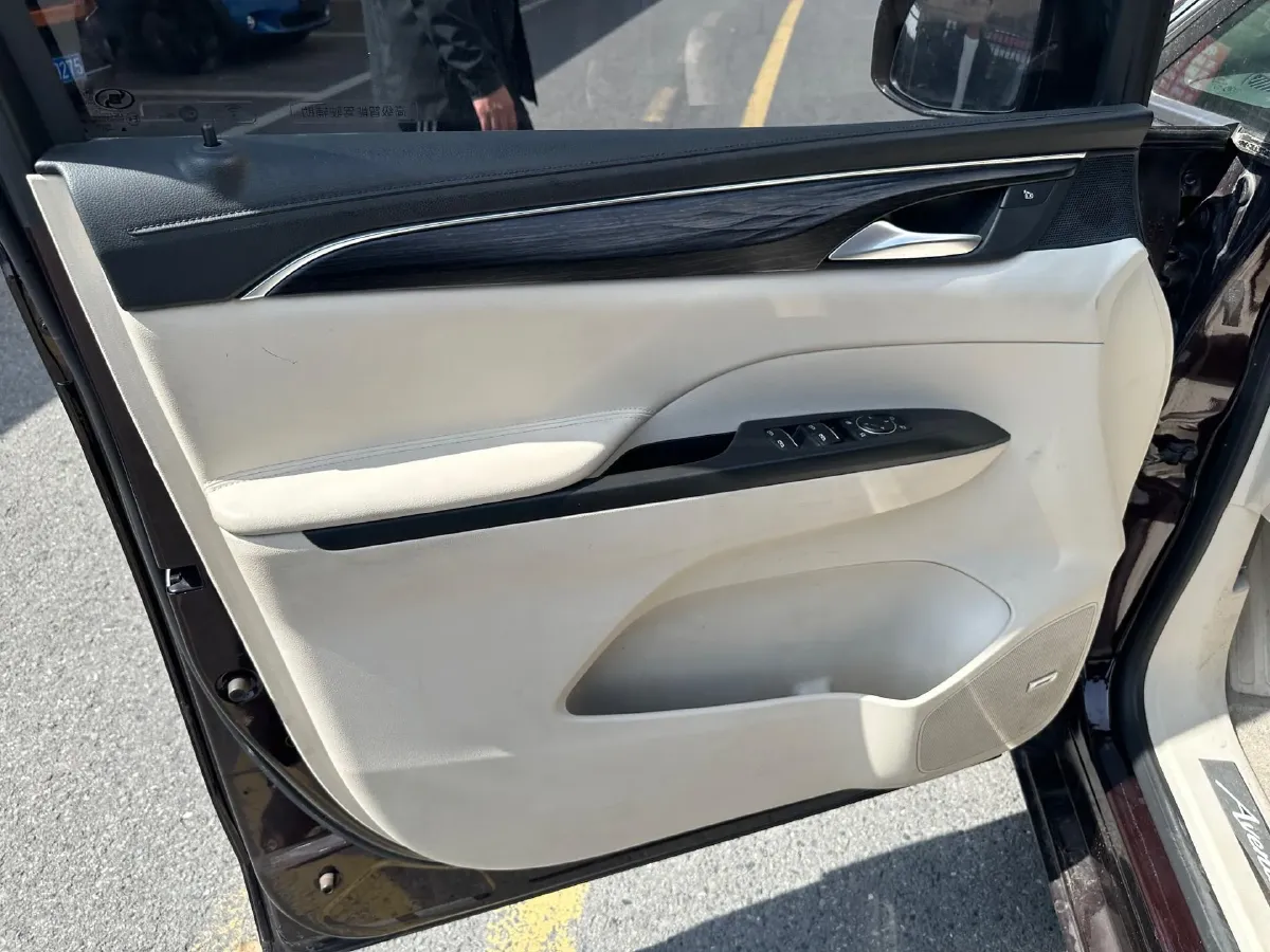 2021 Buick GL8 2.0T 237HP L4 9AT,autocango,china used car exporter,china ev exporter,chinese used car exporter,chinese used ev exporter