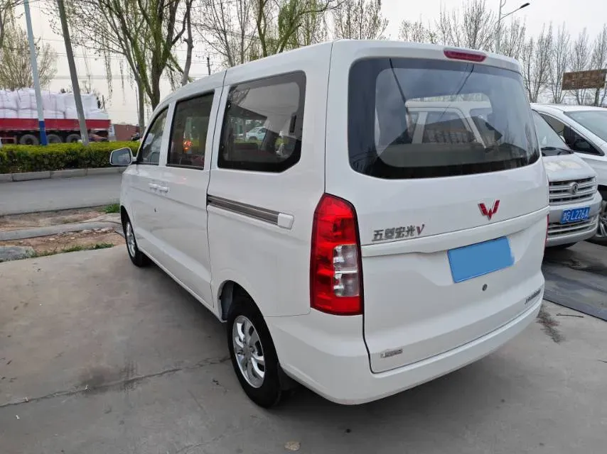 2019 WuLing HongGuang V 1.5L 105HP L4 5MT,autocango,china used car exporter,china ev exporter,chinese used car exporter,chinese used ev exporter