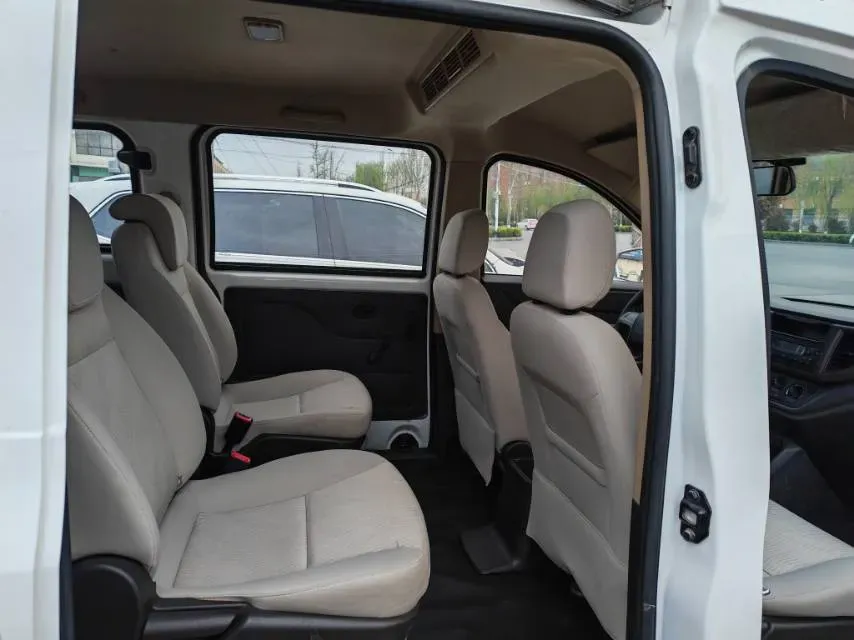 2019 WuLing HongGuang V 1.5L 105HP L4 5MT,autocango,china used car exporter,china ev exporter,chinese used car exporter,chinese used ev exporter