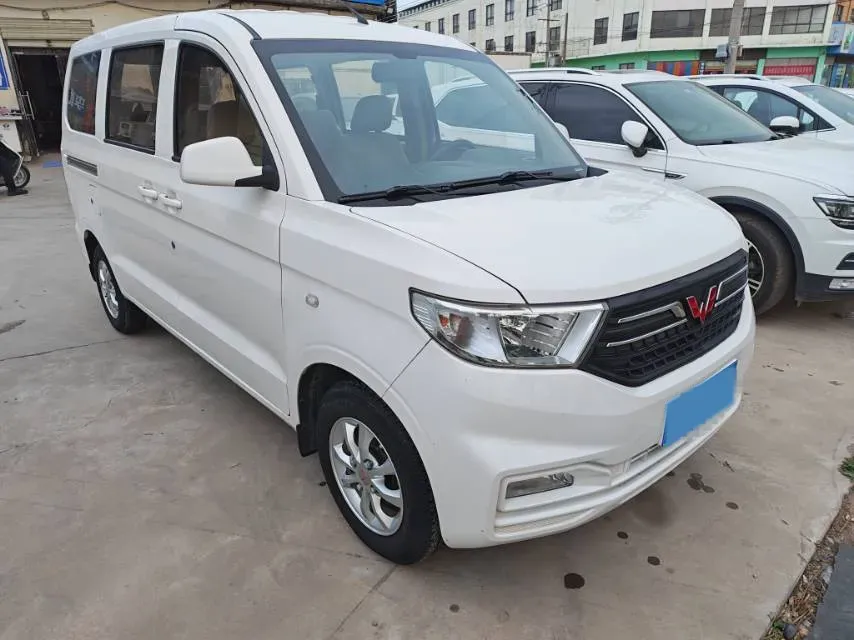 2019 WuLing HongGuang V 1.5L 105HP L4 5MT,autocango,china used car exporter,china ev exporter,chinese used car exporter,chinese used ev exporter