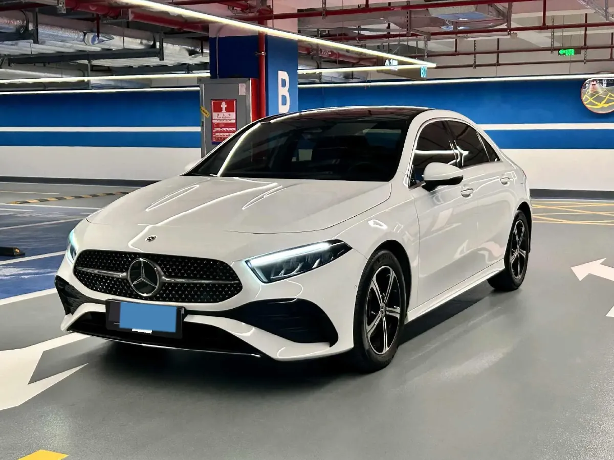 2023 Mercedes-Benz A Class 1.3T 163HP L4 7DCT,autocango,china used car exporter,china ev exporter,chinese used car exporter,chinese used ev exporter